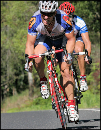 Dahl Drew (Coast Cyclery)attacks on the climb