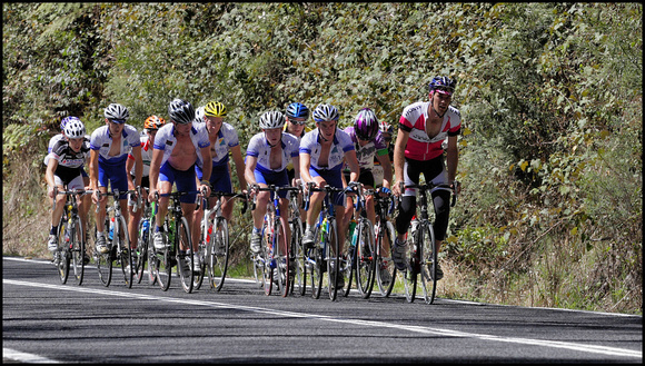 C Grade bunch dominated by Invrell riders