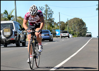 Malcolm Rudolph crosses the finish line in first place 42.5 kph average speed.